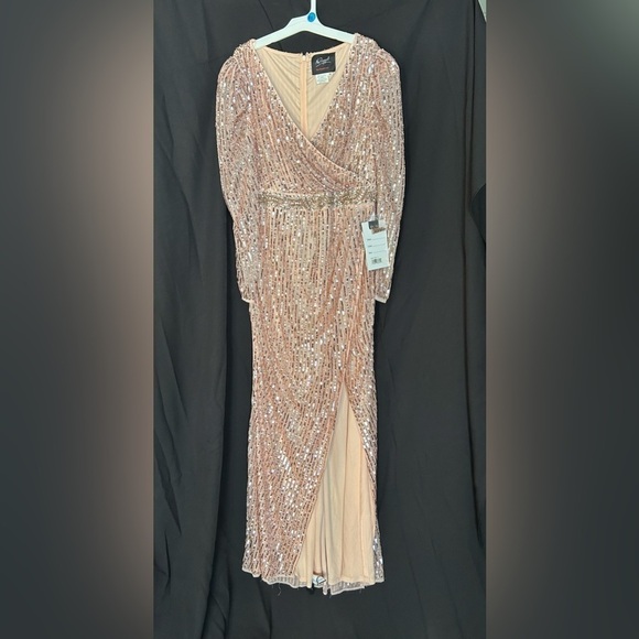 Mac Duggal 93549 NWT SEQUIN PUFF SLEEVE SURPLICE GOWN - Picture 4 of 8